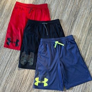 Boys Under Armour shorts bundle. Size YXL.
